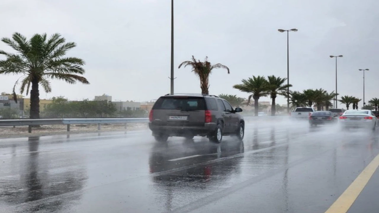 توقعات طقس السعودية اليوم: أمطار رعدية ورياح مثيرة للأتربة في عدة مناطق